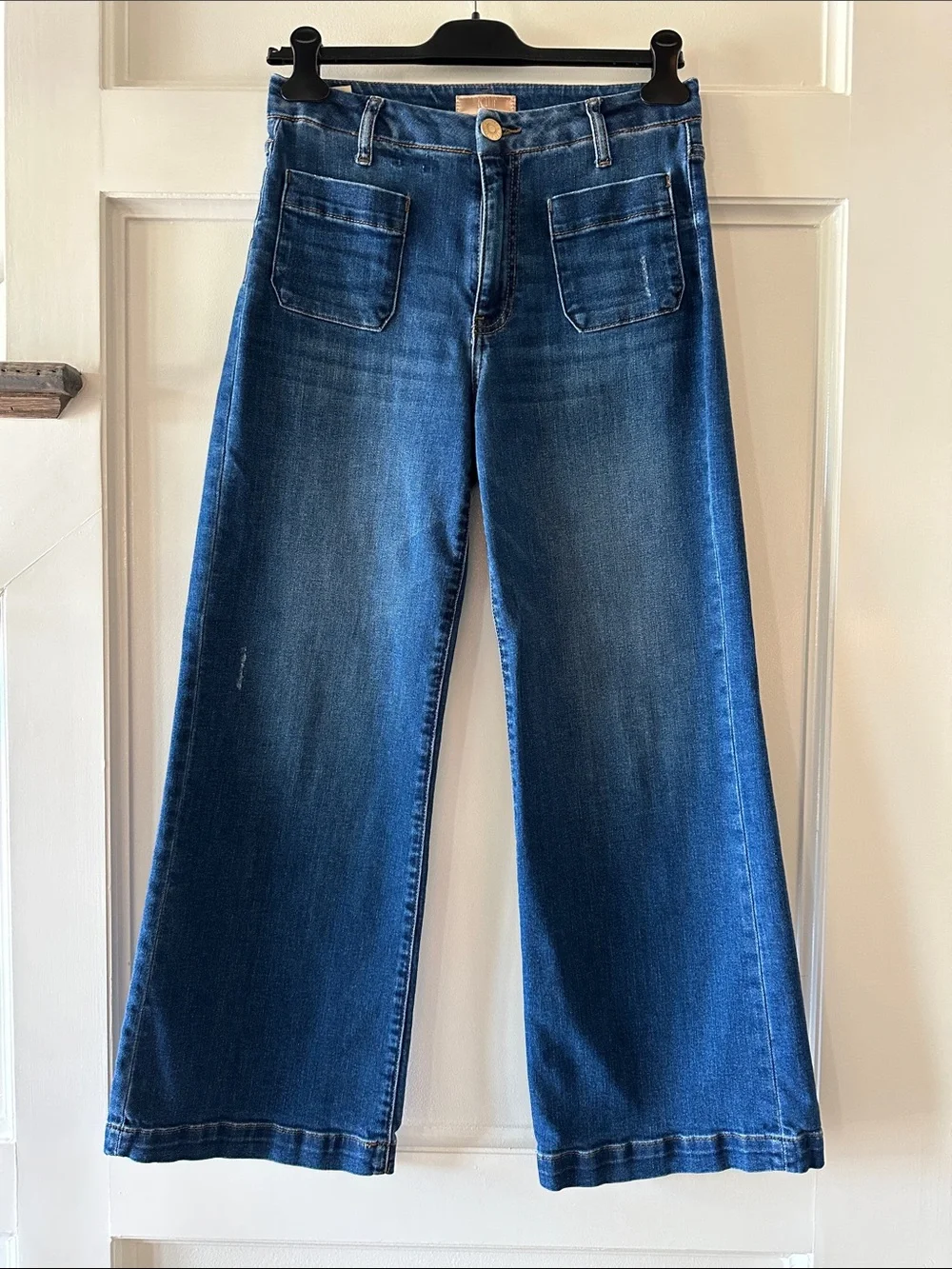 Kut from the Kloth Wide-Leg cropped Indigo Patch-Pocket Jeans